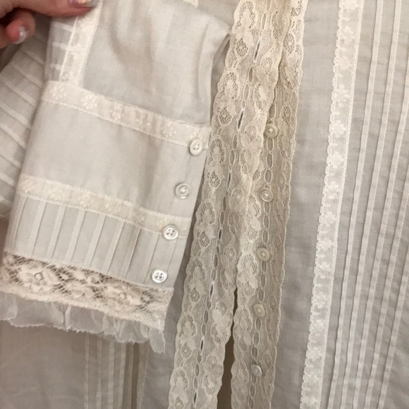 Lace top - Picture 3 of 6